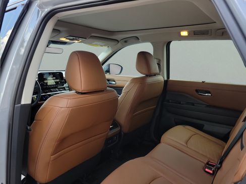Used 2025 Nissan Pathfinder Platinum w/ Cargo Package FWD image 12