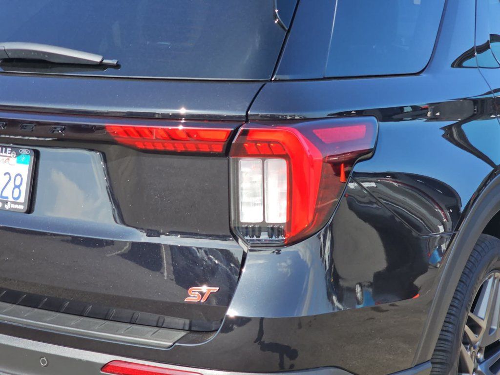 Used 2025 Ford Explorer ST w/ Sun And Sound Package AWD/4WD image 43