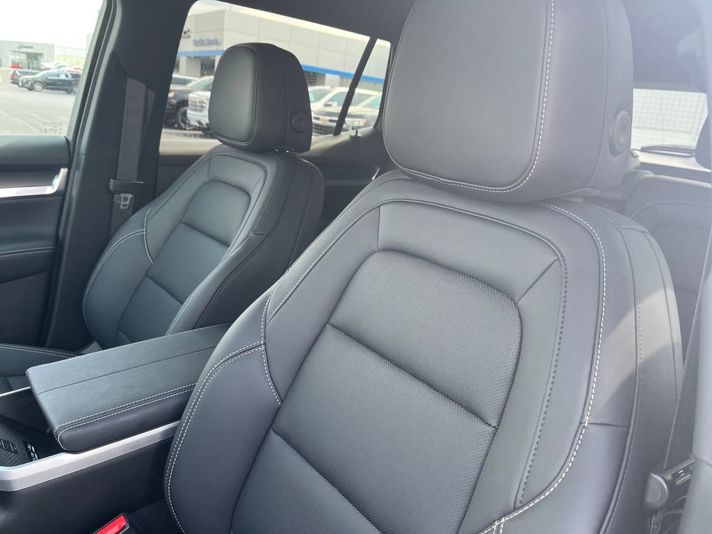 New 2027 GMC Terrain Elevation w/ Elevation Premium Package AWD/4WD image 12