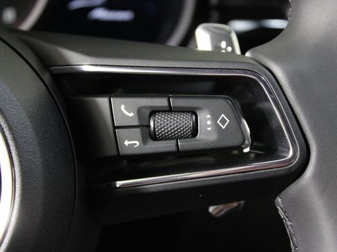 Certified 2026 Porsche Macan AWD/4WD image 24