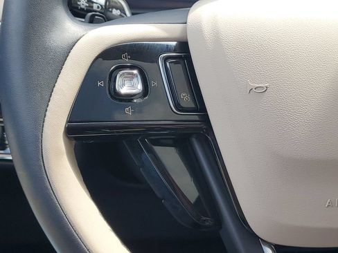 Used 2025 Lincoln Corsair AWD w/ Equipment Group 101A image 25