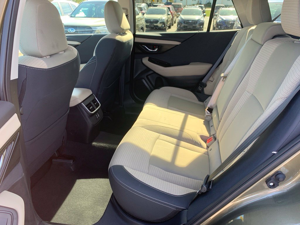 Used 2025 Subaru Outback Premium AWD/4WD image 18