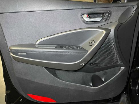 Used 2014 Hyundai Santa Fe Limited w/ Ultimate Package 07 image 22