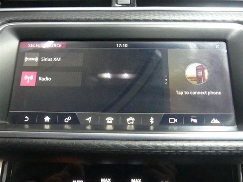 Used 2020 Land Rover Range Rover Evoque S image 41