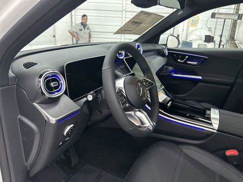 Used 2026 Mercedes-Benz GLC 300 image 9