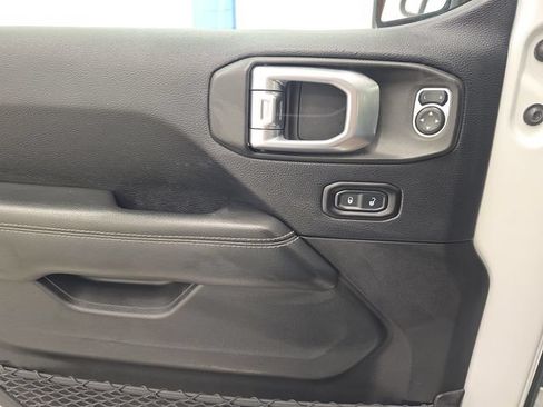 Used 2019 Jeep Wrangler Unlimited Sahara AWD/4WD image 33