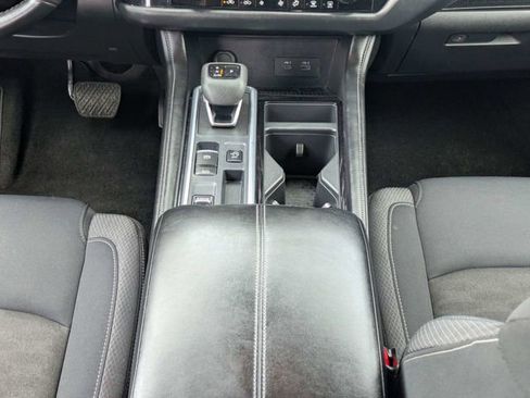 Used 2024 Nissan Pathfinder SV FWD image 19