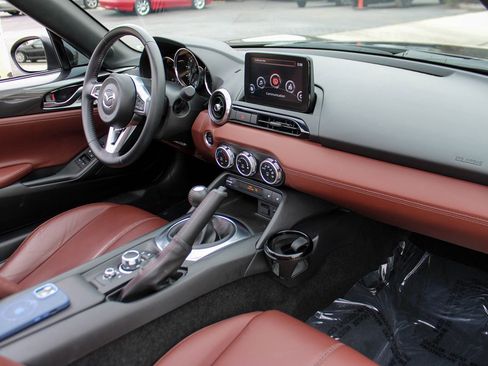 Used 2019 MAZDA MX-5 Miata RF Grand Touring image 19