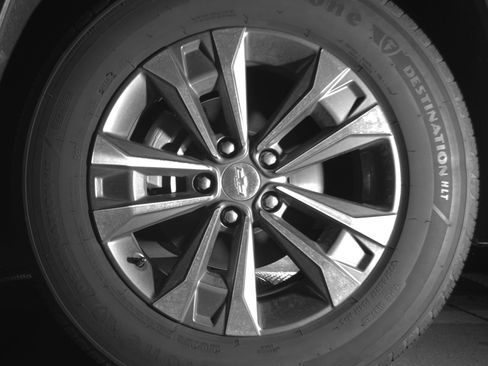 Used 2025 Chevrolet Equinox LT FWD image 12