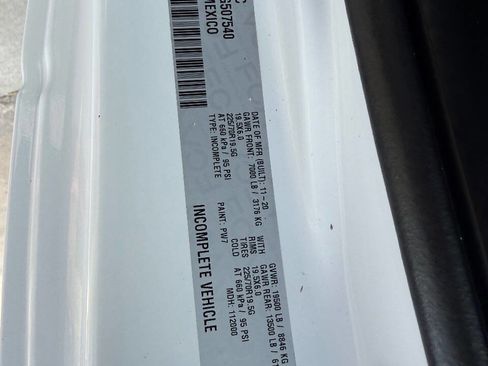 Used 2021 RAM 5500 Tradesman image 17