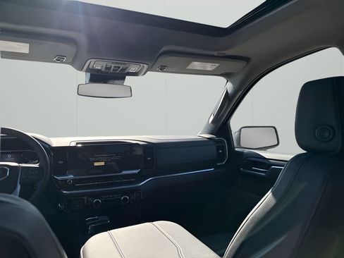 New 2026 GMC Sierra 1500 SLT image 24