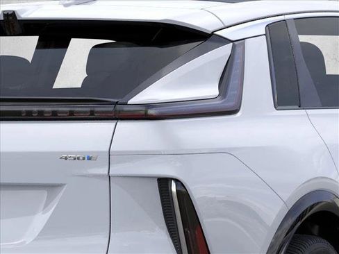 New 2026 Cadillac Lyriq Premium Luxury image 11