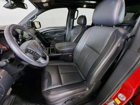 Used 2023 Nissan Titan PRO-4X w/ Pro-4x Convenience Package AWD/4WD image 12