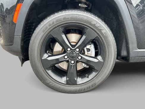 Certified 2023 Jeep Grand Cherokee L Laredo AWD/4WD image 10