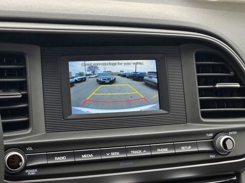 Used 2019 Hyundai Elantra SE w/ Cargo Package image 30