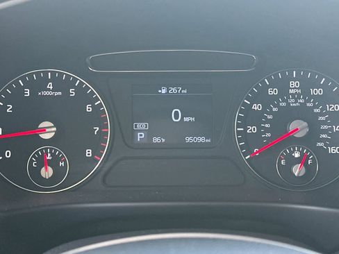 Used 2020 Kia Sorento LX FWD image 23