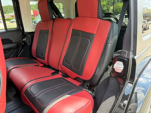 Used 2022 Jeep Wrangler Unlimited Sahara w/ Cold Weather Group AWD/4WD image 26