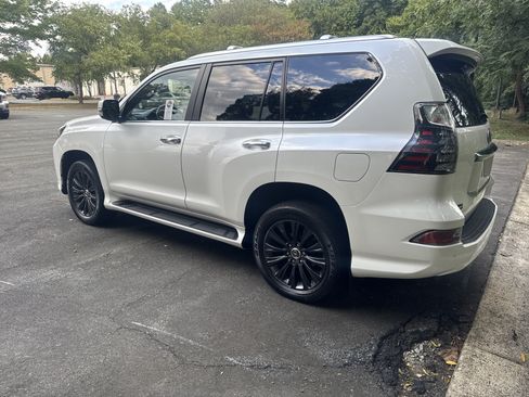 Used 2023 Lexus GX 460 Luxury w/ Sport Design Package AWD/4WD image 6