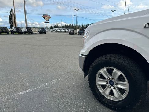 Used 2019 Ford F150 XLT w/ Trailer Tow Package image 27