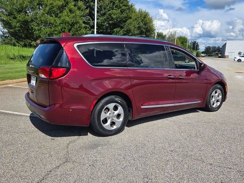 Used 2017 Chrysler Pacifica Touring-L Plus w/ Advanced Safetytec Group FWD image 14