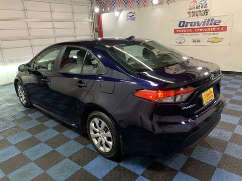 Used 2023 Toyota Corolla LE image 3