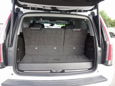 Used 2017 Cadillac Escalade Premium Luxury image 33