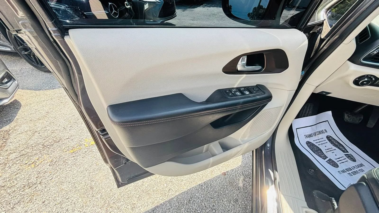 Used 2018 Chrysler Pacifica Touring-L Plus FWD image 11