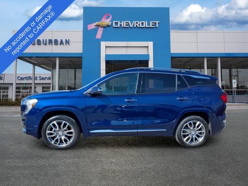 Used 2023 GMC Terrain Denali w/ Denali Premium Package AWD/4WD image 4