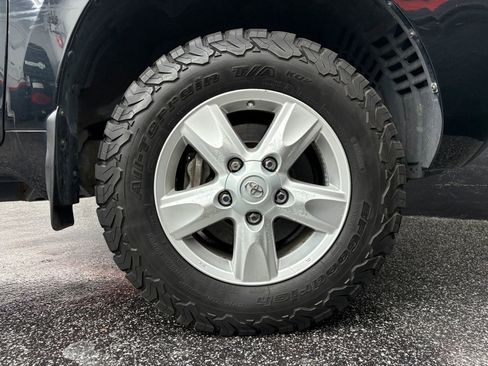 Used 2016 Toyota Land Cruiser image 22