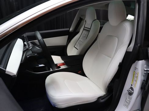 Used 2020 Tesla Model 3 Performance image 42