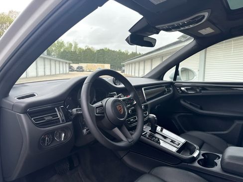 Used 2026 Porsche Macan S AWD/4WD image 11
