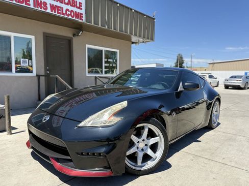 Used 2009 Nissan 370Z Touring RWD image 8