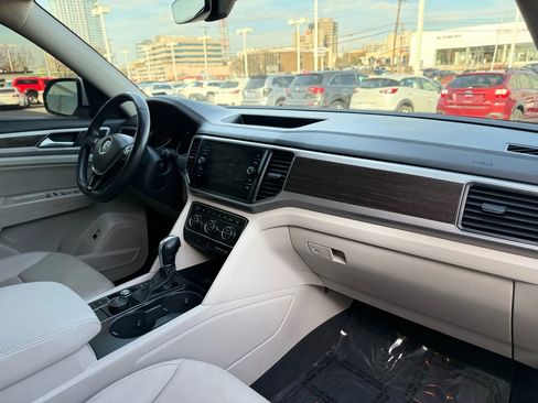 Used 2019 Volkswagen Atlas SE image 39