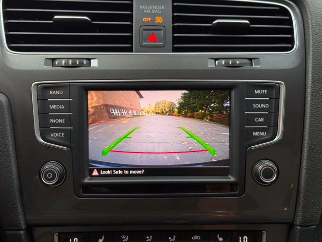 Used 2016 Volkswagen e-Golf SE w/ DC Fast Charging Package FWD image 27