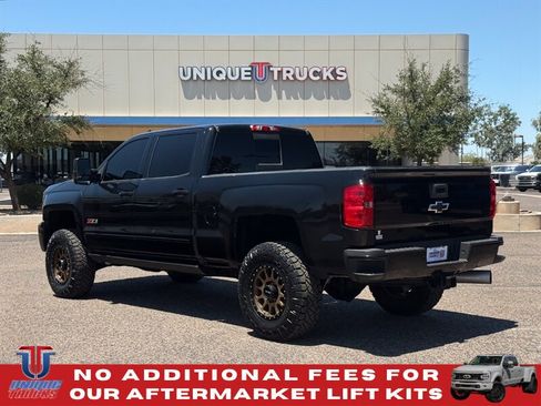 Used 2019 Chevrolet Silverado 2500 LT w/ Midnight Edition AWD/4WD image 12