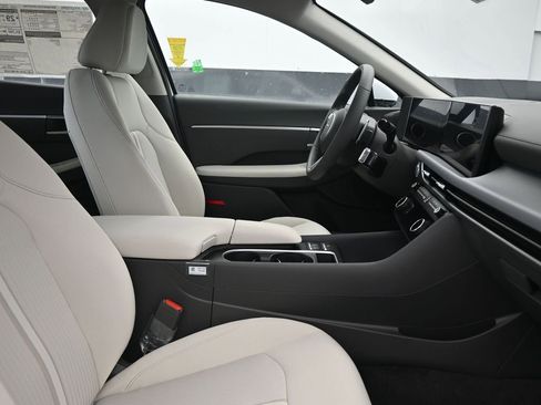 New 2026 Hyundai Sonata SEL FWD image 10