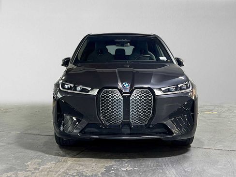 Used 2024 BMW iX xDrive50 w/ Sport Package AWD/4WD image 8