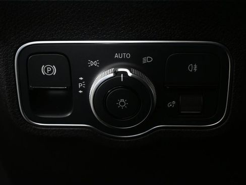 Used 2022 Mercedes-Benz GLB 250 image 9