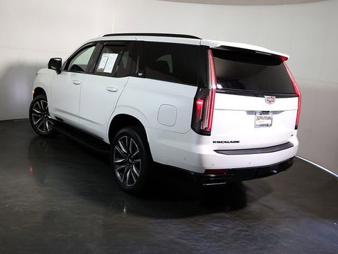 Used 2022 Cadillac Escalade Sport w/ Heavy-Duty Trailer Package AWD/4WD image 2