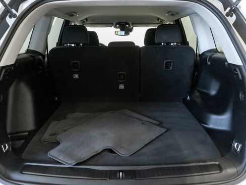 Used 2024 Jeep Grand Cherokee Laredo image 30