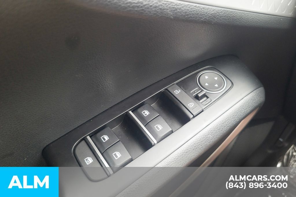 Used 2025 Kia Soul LX FWD image 32