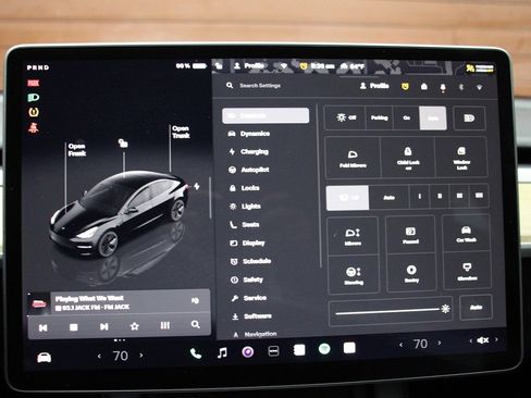 Used 2023 Tesla Model 3 Standard Range image 30