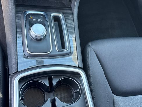Used 2022 Chrysler 300 Touring w/ Sport Appearance Package RWD image 13