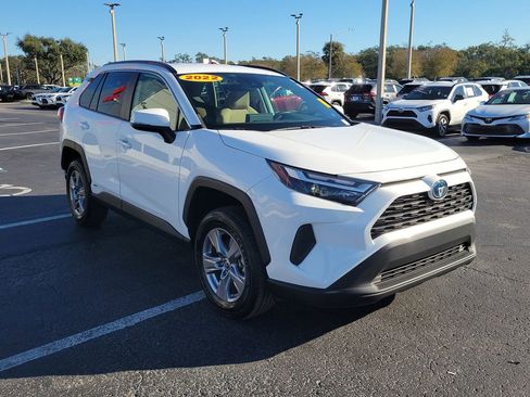 Used 2022 Toyota RAV4 XLE image 2
