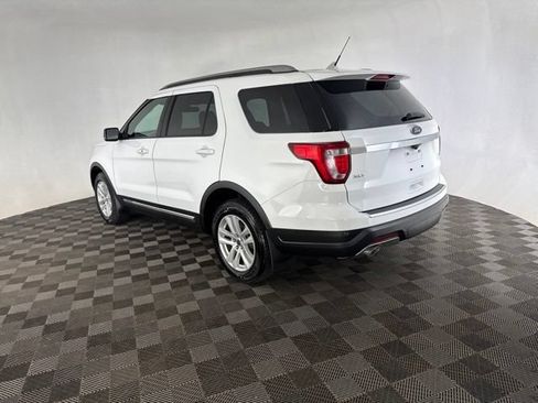 Used 2018 Ford Explorer XLT w/ Equipment Group 202A AWD/4WD image 7