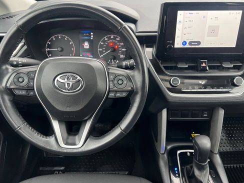 Used 2023 Toyota Corolla Cross LE w/ Moonroof Package AWD/4WD image 11