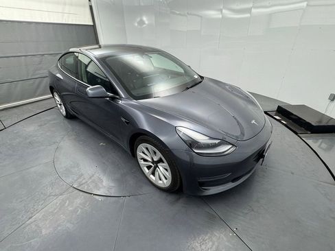 Used 2023 Tesla Model 3 Standard Range image 7