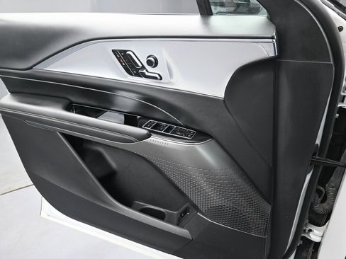 Used 2024 Cadillac Lyriq Tech image 24