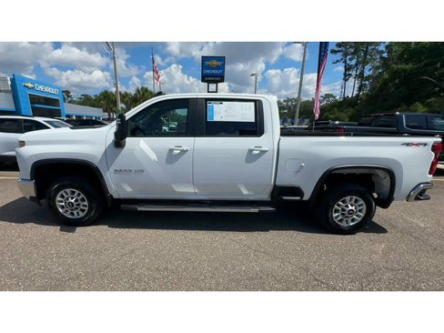 Used 2025 Chevrolet Silverado 2500 LT w/ Convenience Package AWD/4WD image 5