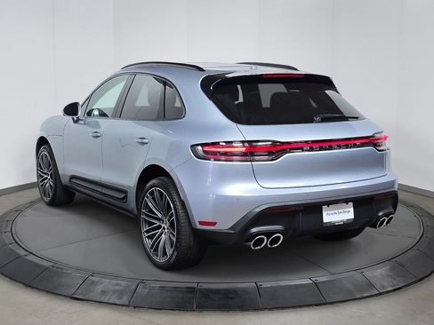 Certified 2026 Porsche Macan AWD/4WD image 3